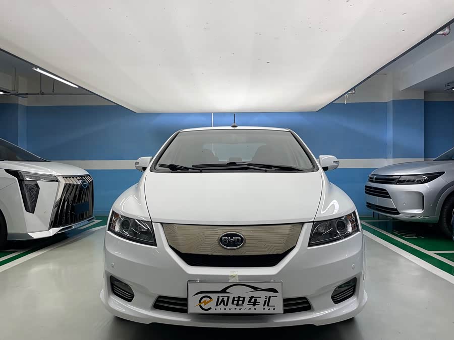 BYD e6 2016 #3 BYD e6 2016 car image #3