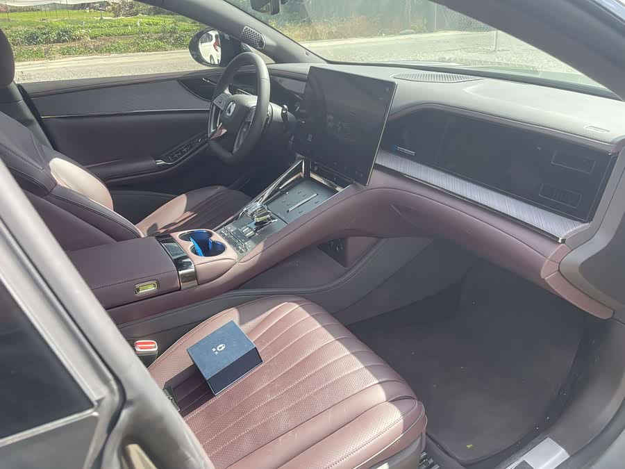 Denza Z9GT 2024 #3 Denza Z9GT 2024 car image #3