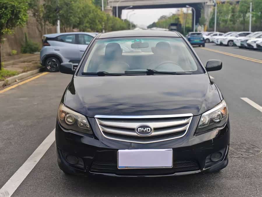 BYD L3 2013 car image #3