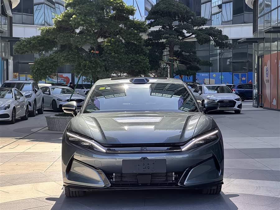 BYD HanL 2025 صورة سيارة #3