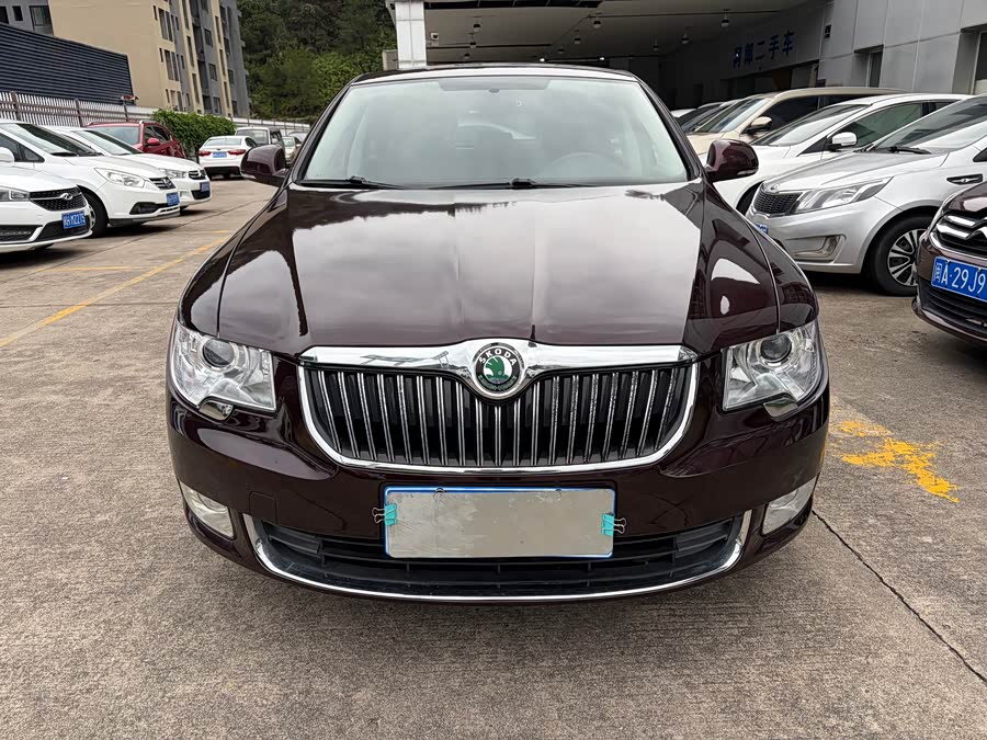 Skoda Superb 2013 car image #3