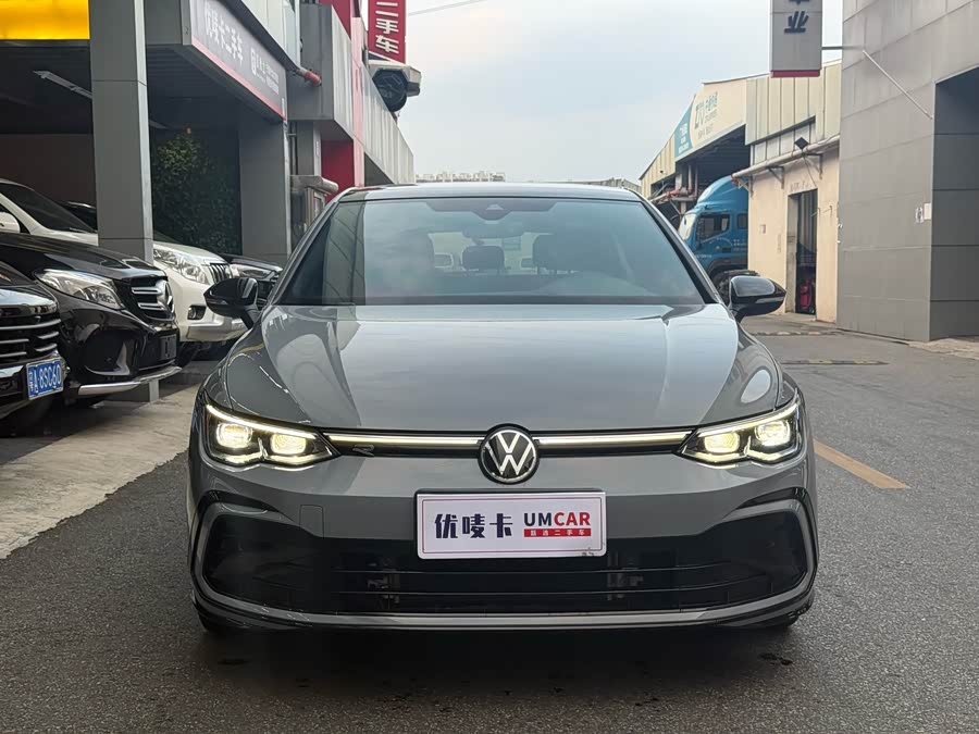 Volkswagen Golf 2022 car image #3