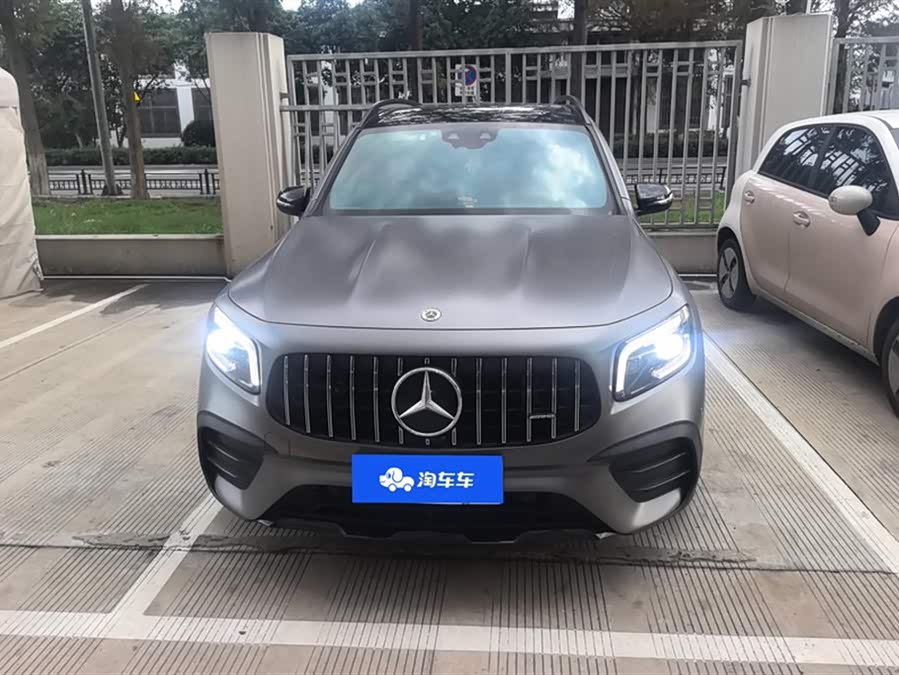 Mercedes-Benz GLB AMG 2023 imagen de coche #3