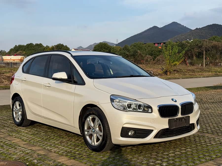 BMW 2 Series Tourer 2016 car image #3