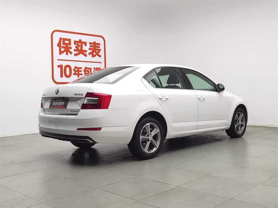 Skoda Octavia 2016 car image #3