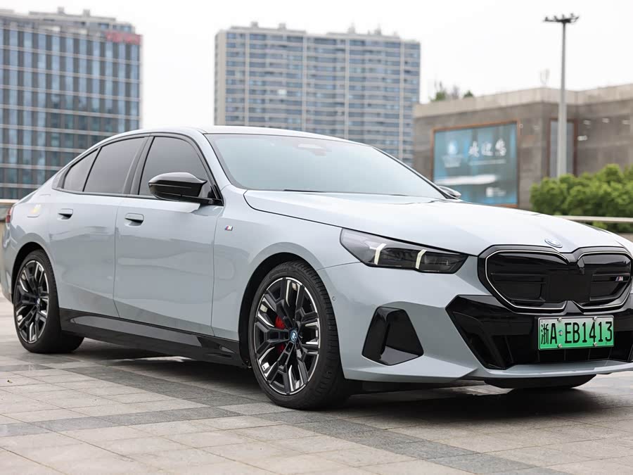 BMW i5 M60 2025 car image #3