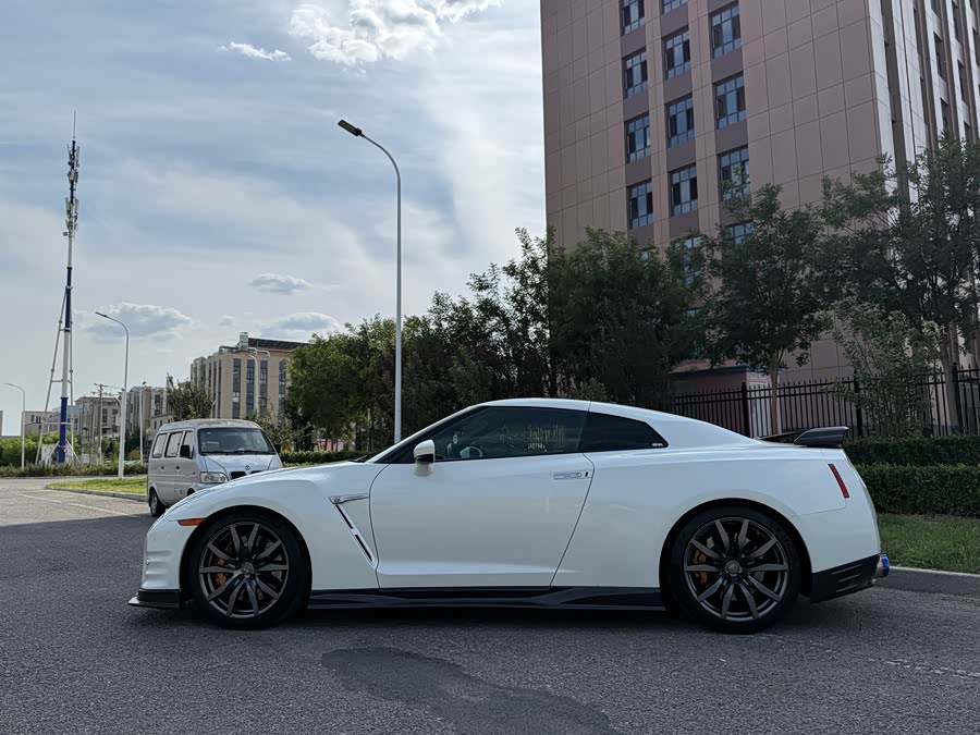 日产 日产GT-R 2018 汽车图片 #3