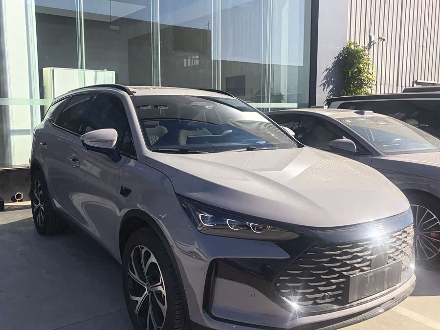 BYD Tang New Energy 2025 صورة سيارة #3