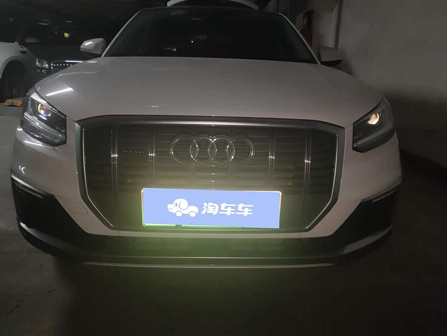 Audi Q2L e-tron 2020 #3 Audi Q2L e-tron 2020 car image #3