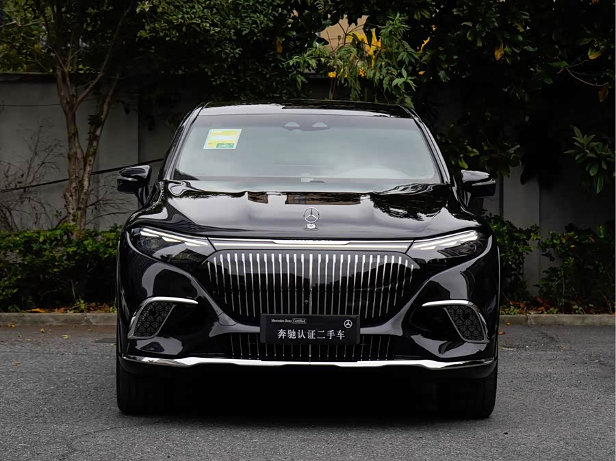 Mercedes-Benz MaybachEQS SUV 2025 immagine di auto #3