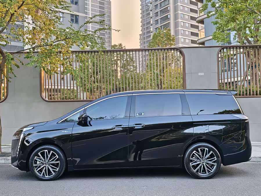 GAC Trumpchi E8 New Energy 2024 #3 GAC Trumpchi E8 New Energy 2024 car image #3