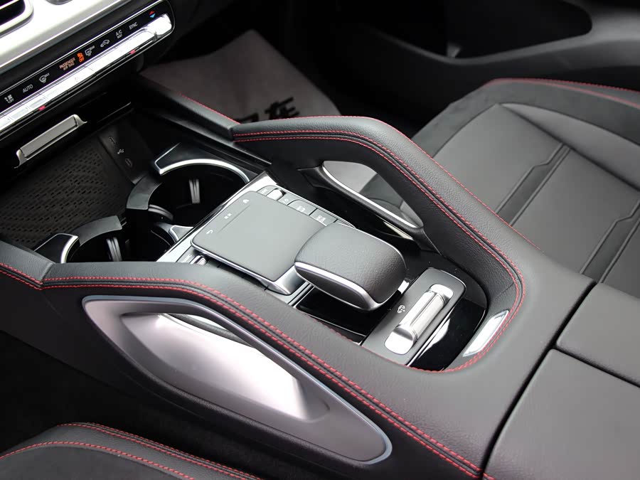 Mercedes-Benz GLE AMG 2025 immagine di auto #3