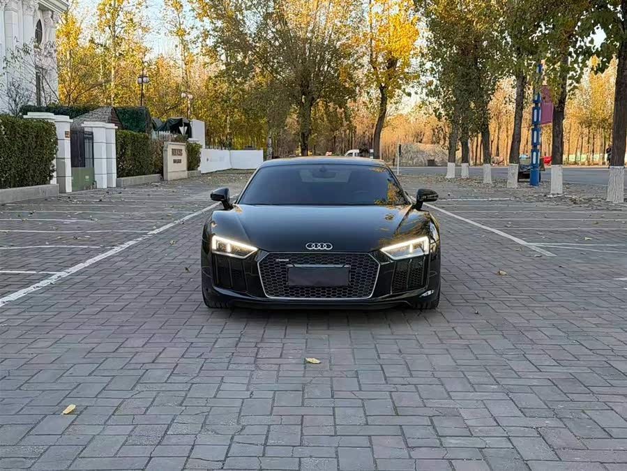Audi R8 2018 car image #3