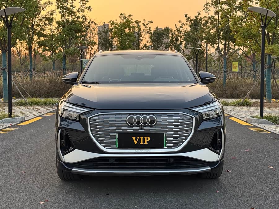 Audi Q4 e-tron 2022 immagine di auto #3