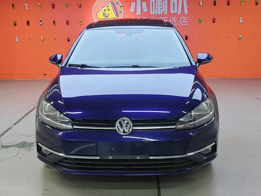 Volkswagen Golf 2018 car image #3