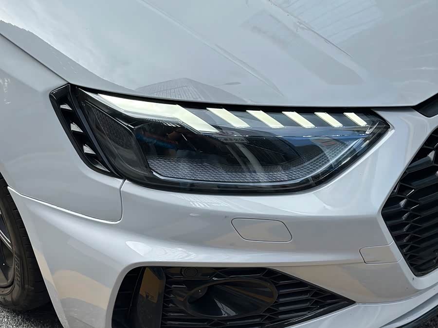 Audi RS 4 2021 car image #3