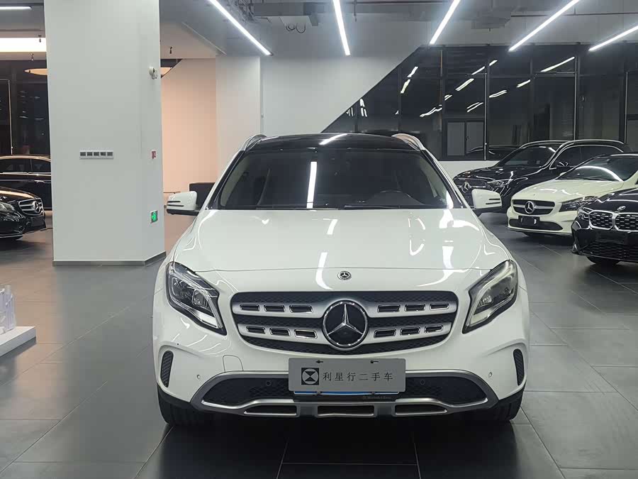 Mercedes-Benz GLA Class 2018 car image #3