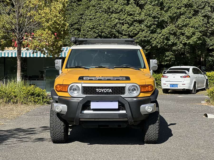 Toyota FJ Cruiser 2018 #3 Toyota FJ Cruiser 2018 car image #3