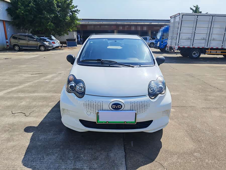 BYD e1 2019 car image #3