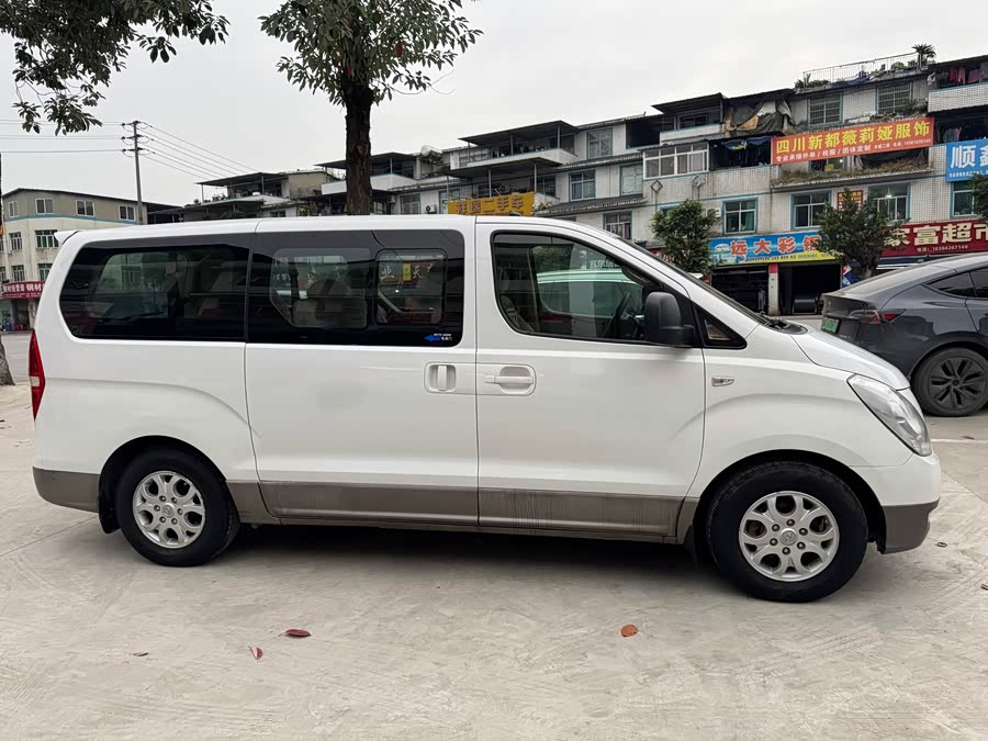 Hyundai H-1 2012 #3 Hyundai H-1 2012 car image #3