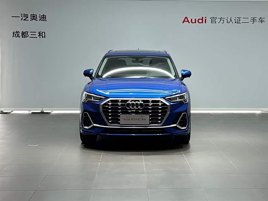 Audi Q3 2020 car image #3