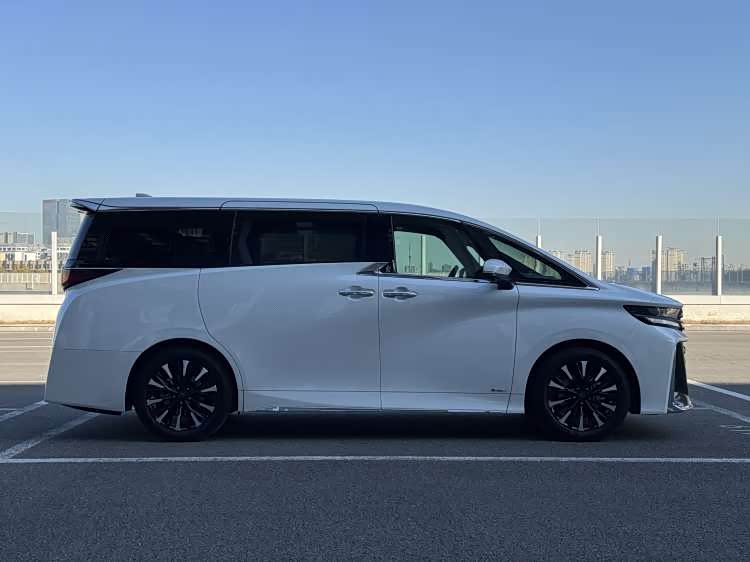 丰田 威尔法 2023 汽车图片 #3