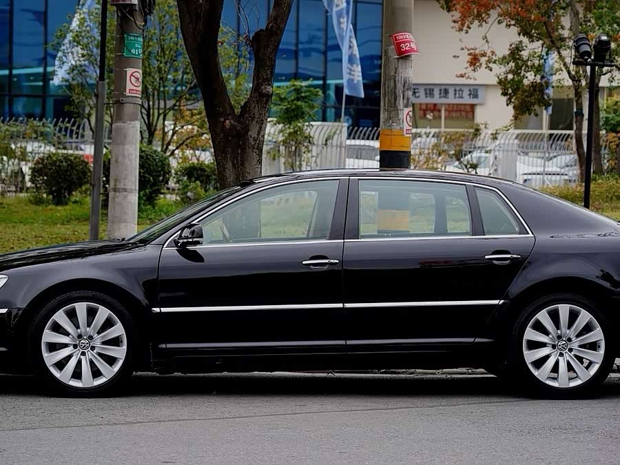 Volkswagen Pheaton 2012 immagine di auto #3