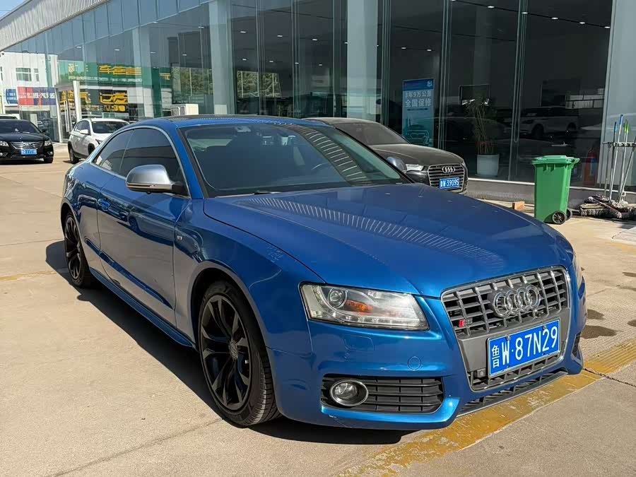 Audi S5 2010 car image #3