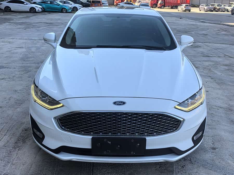 Ford Mondeo 2020 car image #3