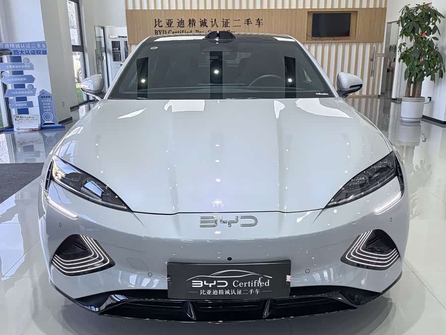 BYD Seal 2025 car image #3