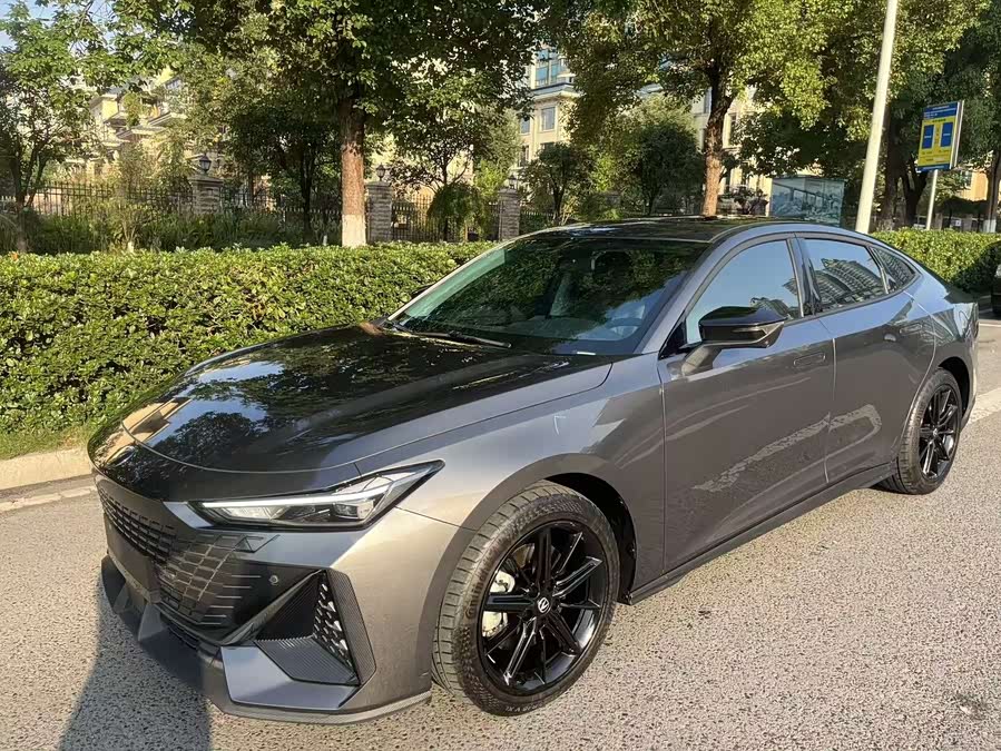 Changan UNI-V iDD 2022 car image #3