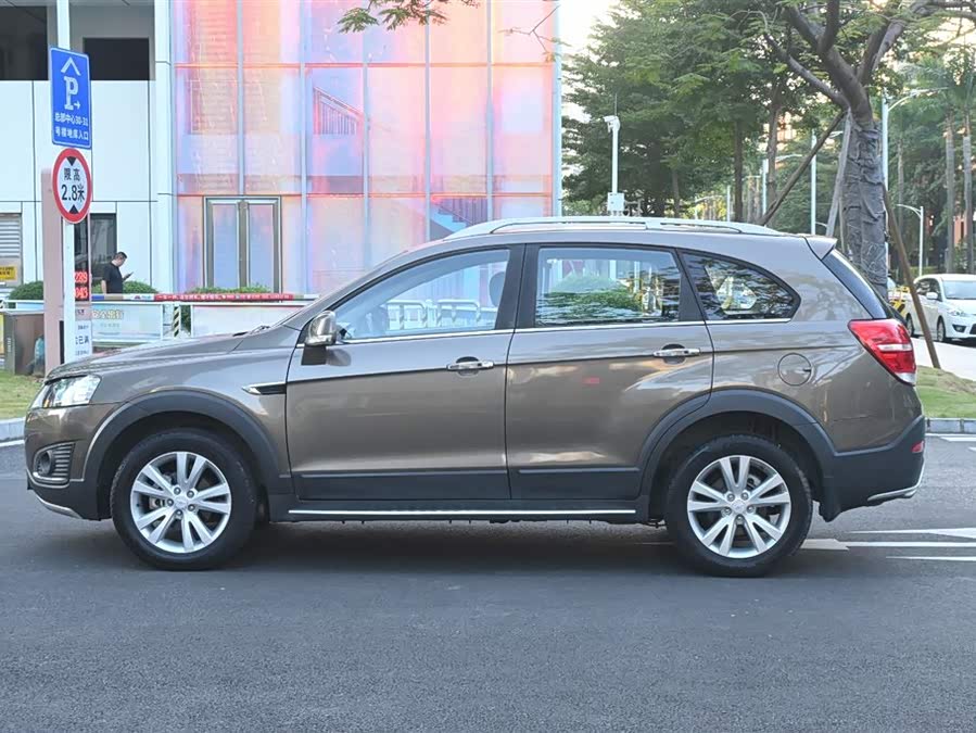 Chevrolet Captiva 2016 imagen de coche #3