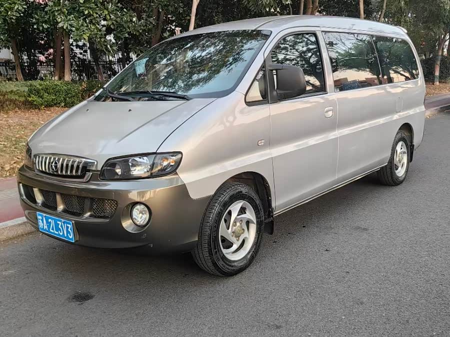 JAC 2015 #3 JAC 2015 car image #3