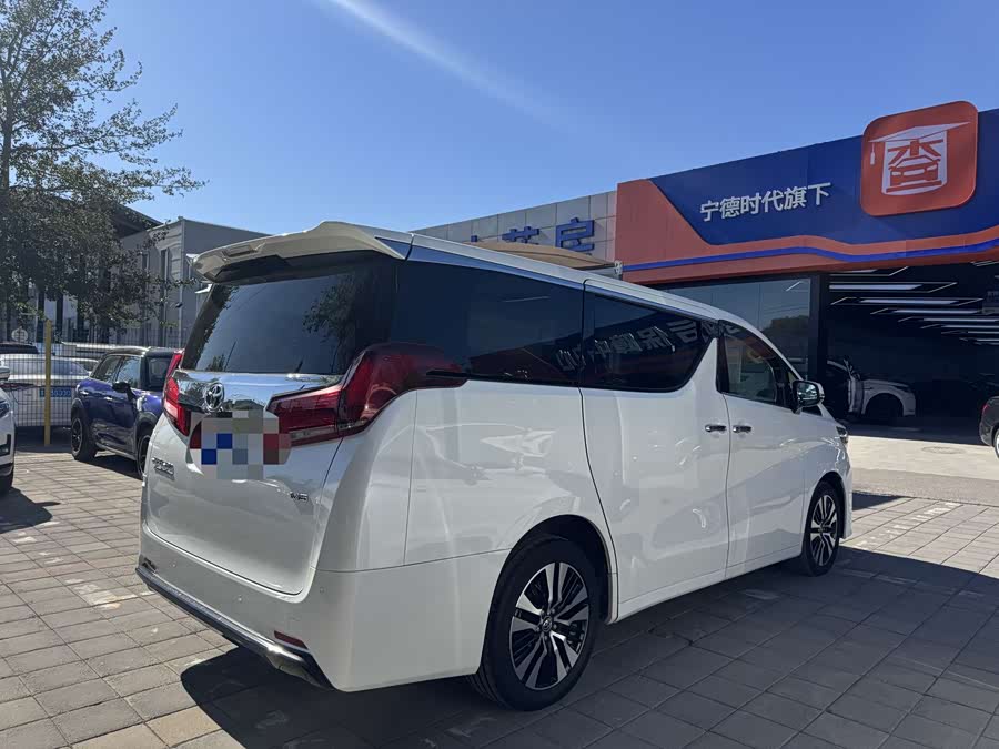 Toyota Alphard 2018 car image #3