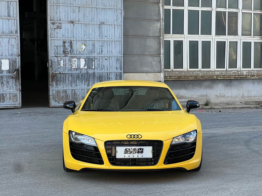 Audi R8 2012 car image #3
