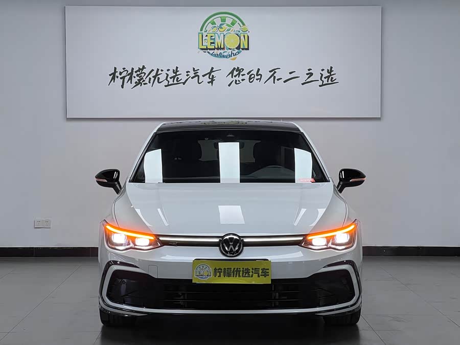 Volkswagen Golf 2022 car image #3