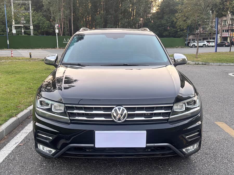 Volkswagen Tiguan L 2020 #3 Volkswagen Tiguan L 2020 car image #3