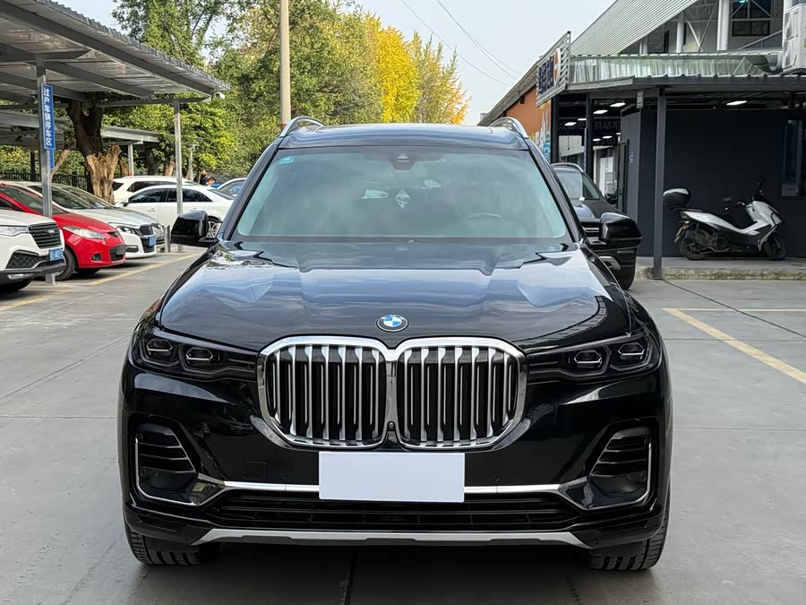 BMW X7 2020 car image #3