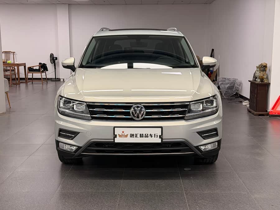 Volkswagen Tiguan L 2018 car image #3