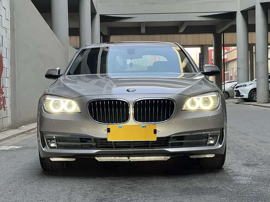 BMW 7 Series 2013 car image #3