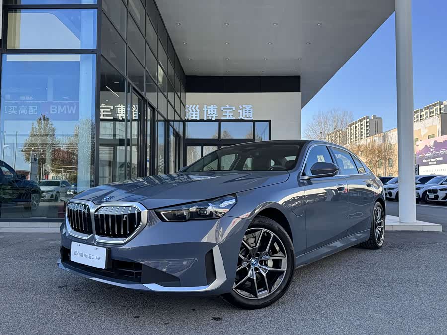 BMW i5 2024 car image #3