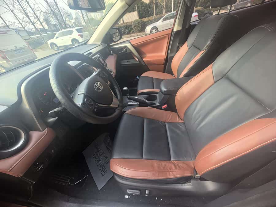 Toyota RAV4 2020 car image #3
