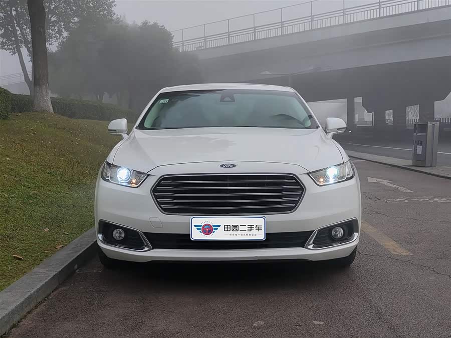 Ford Taurus 2019 car image #3