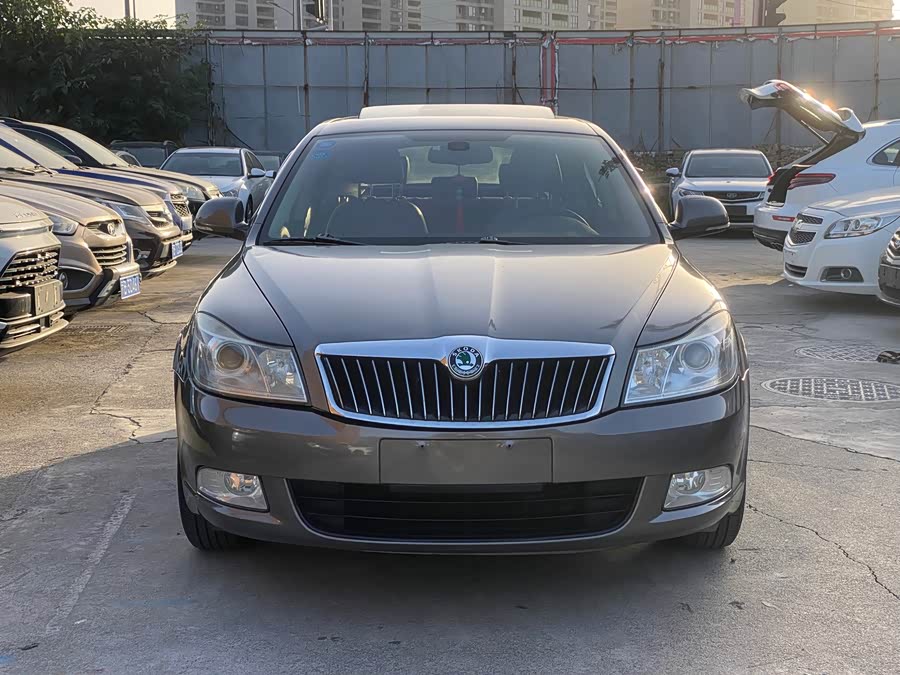 Skoda Octavia 2012 car image #3
