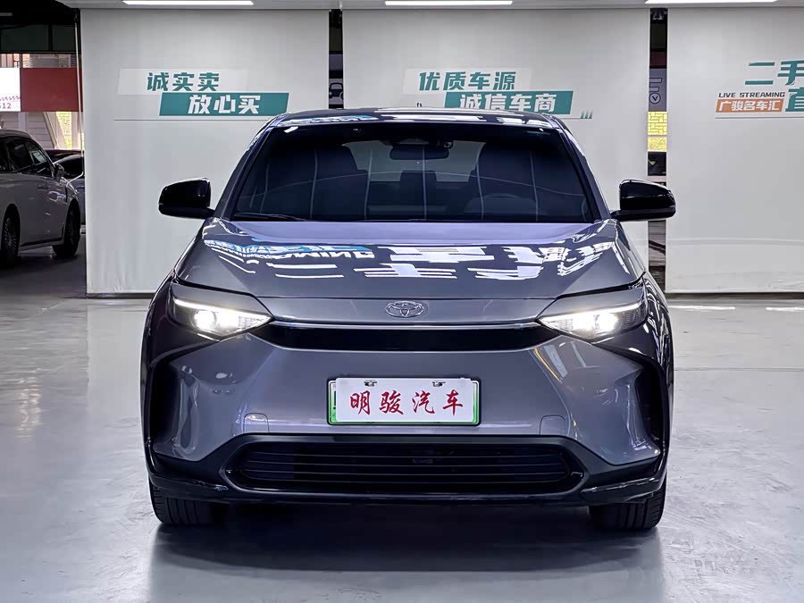 Toyota bZ4X 2023 immagine di auto #3