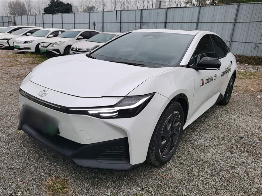 Toyota bZ3 2024 immagine di auto #3