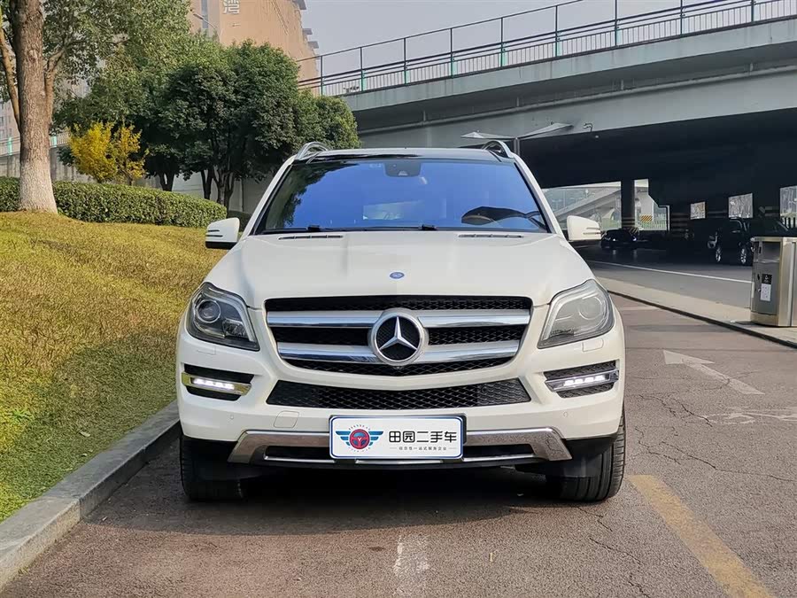 Mercedes-Benz GL Class 2017 immagine di auto #3