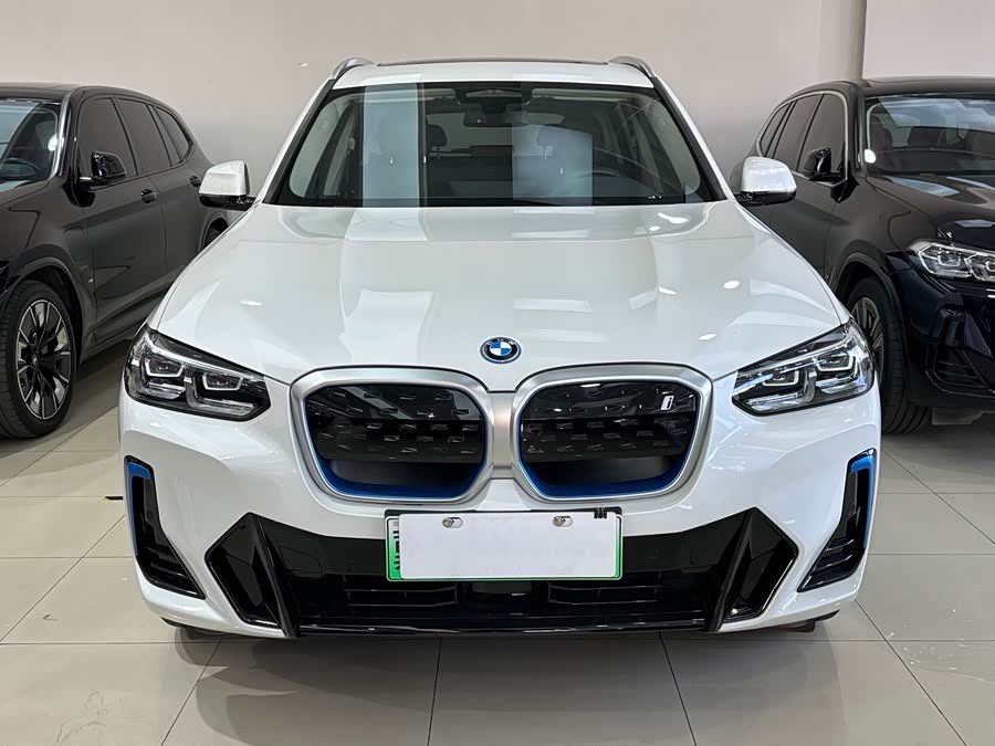 BMW iX3 2023 car image #3