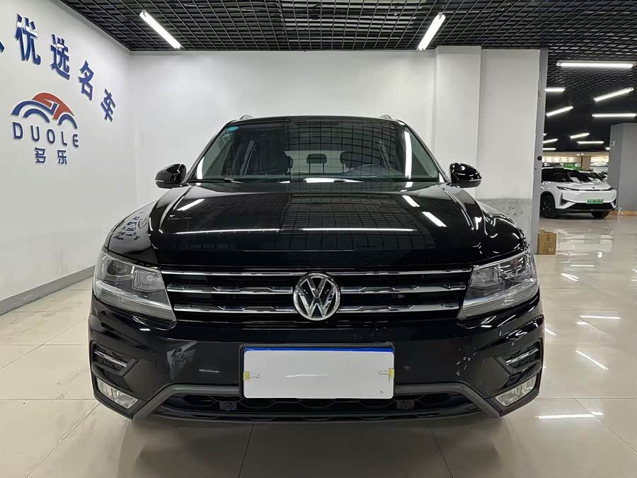 Volkswagen Tiguan L 2022 car image #3