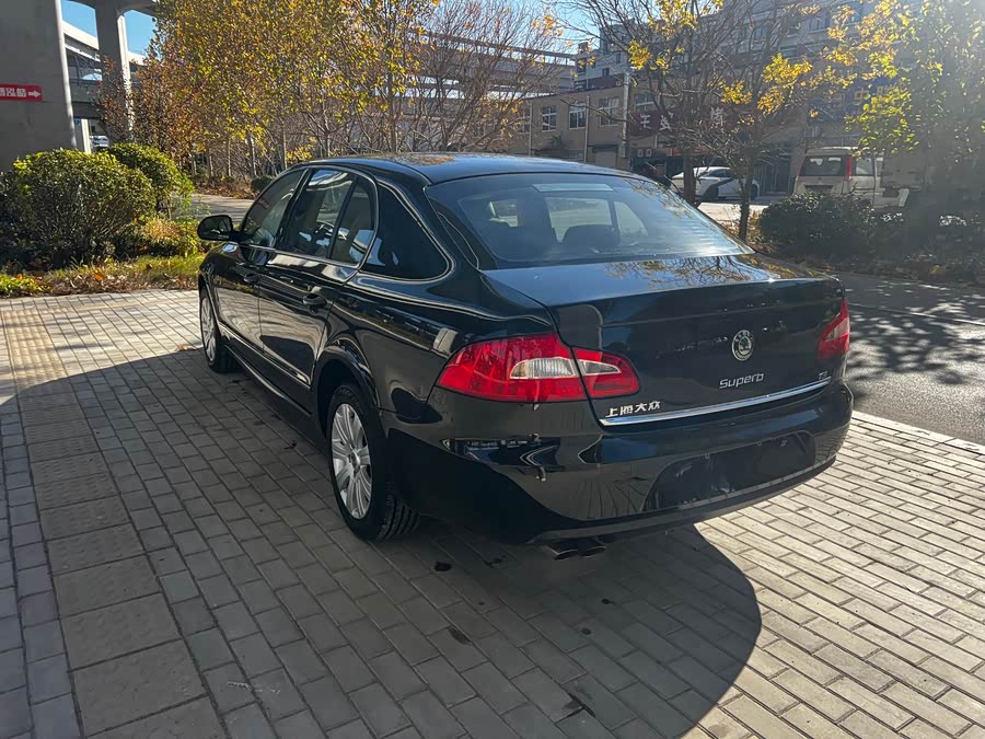 Skoda Superb 2013 car image #3